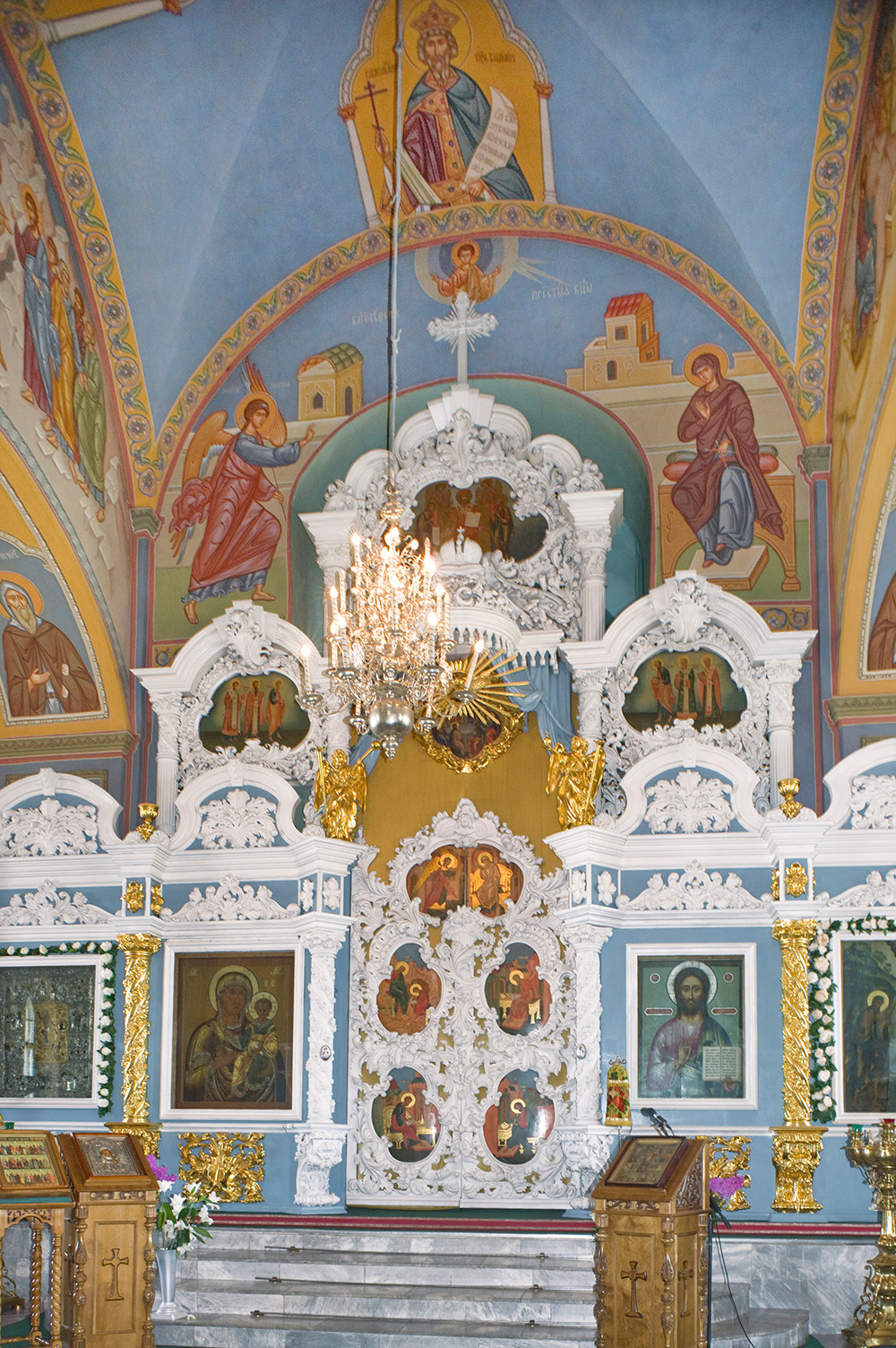 Epiphany Cathedral. Interior of 