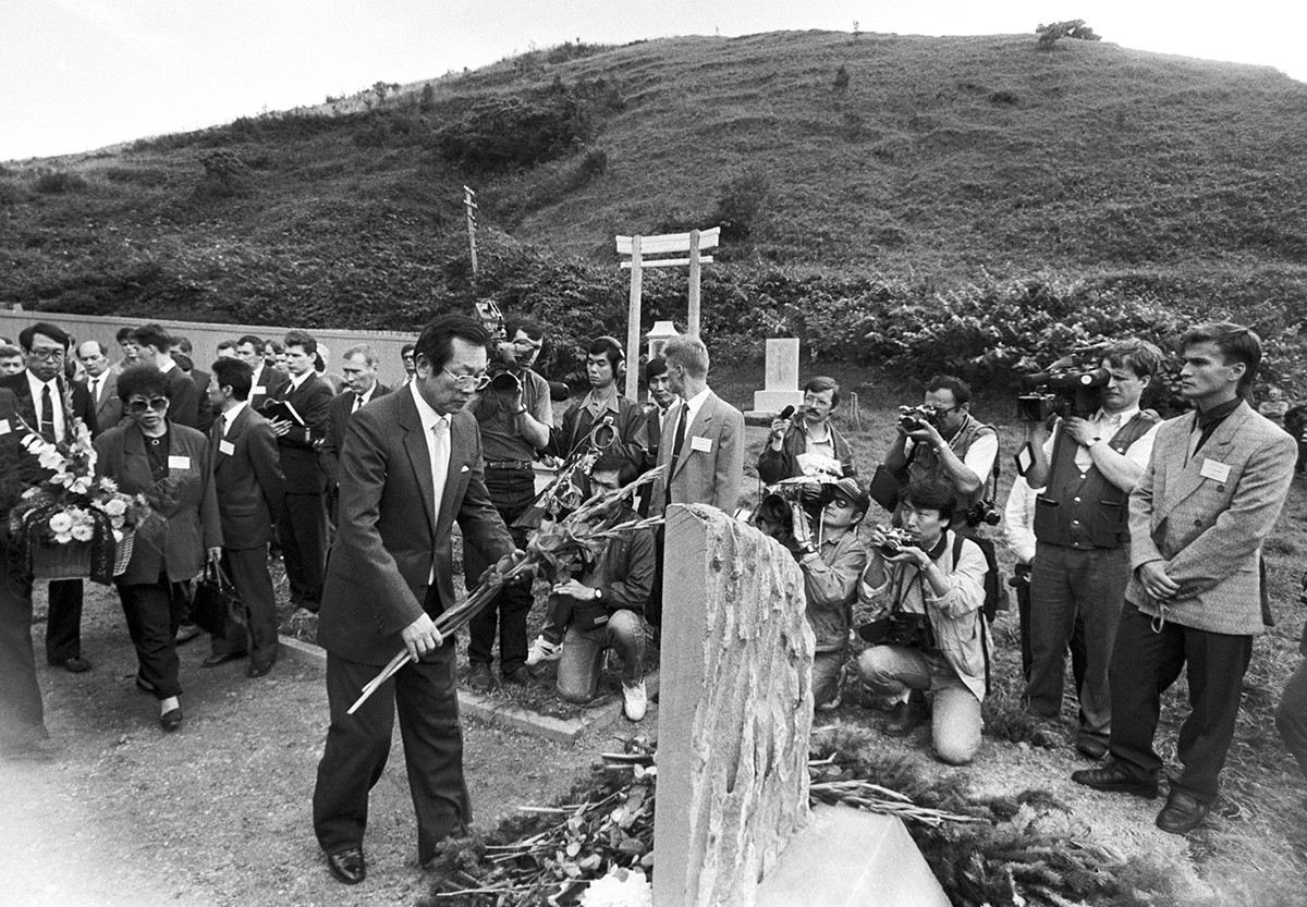 大韓航空007便事件で亡くなった犠牲者の記念碑、サハリン州、1993年