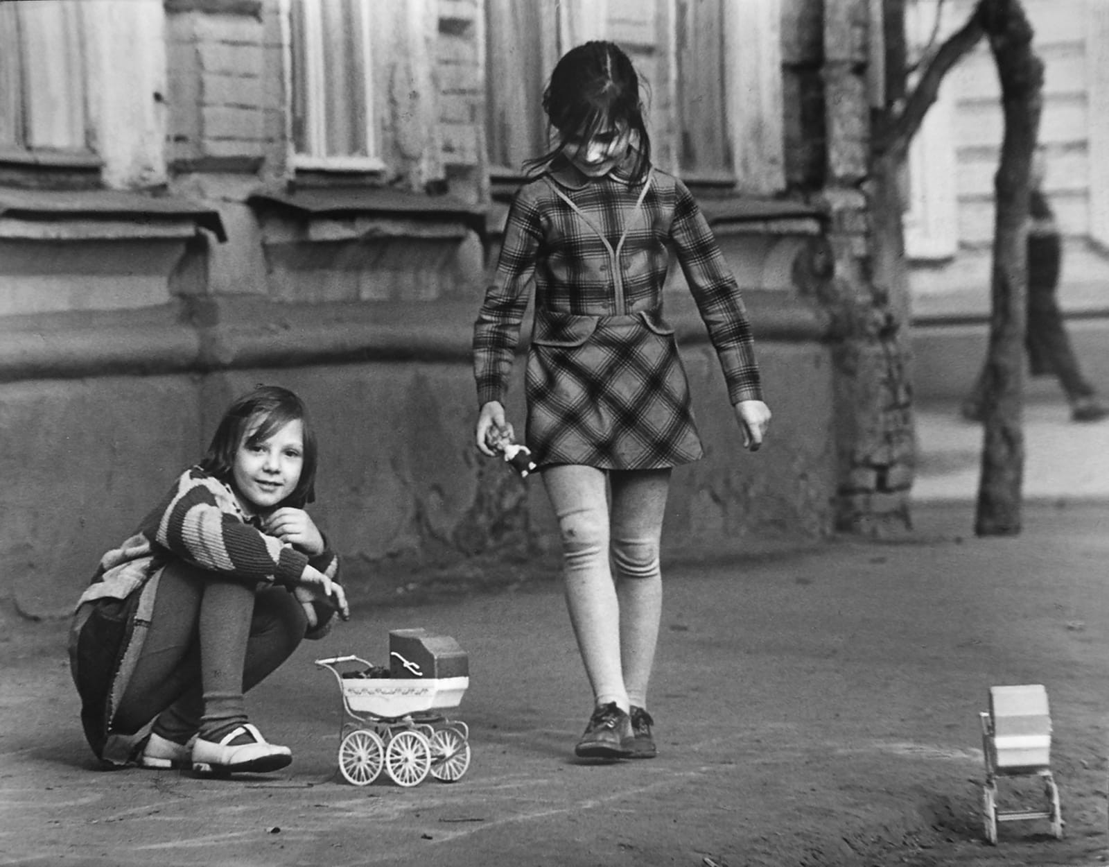 Enfants jouant aux adultes (Saratov, 1980)