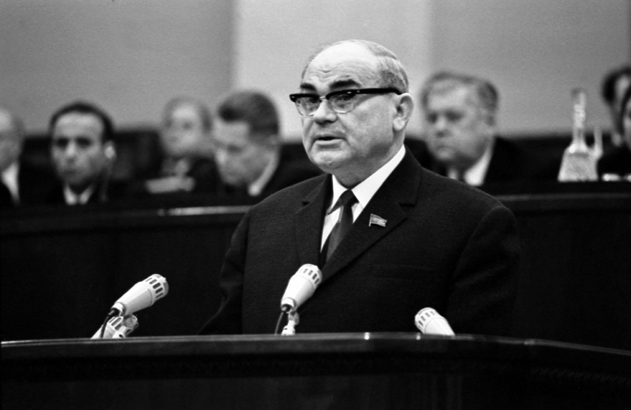 Vicepresidente del Consejo de Ministros de la URSS, Presidente de la Comisión de Planificación del Estado de la URSS, diputado Nikolái Baibakov 