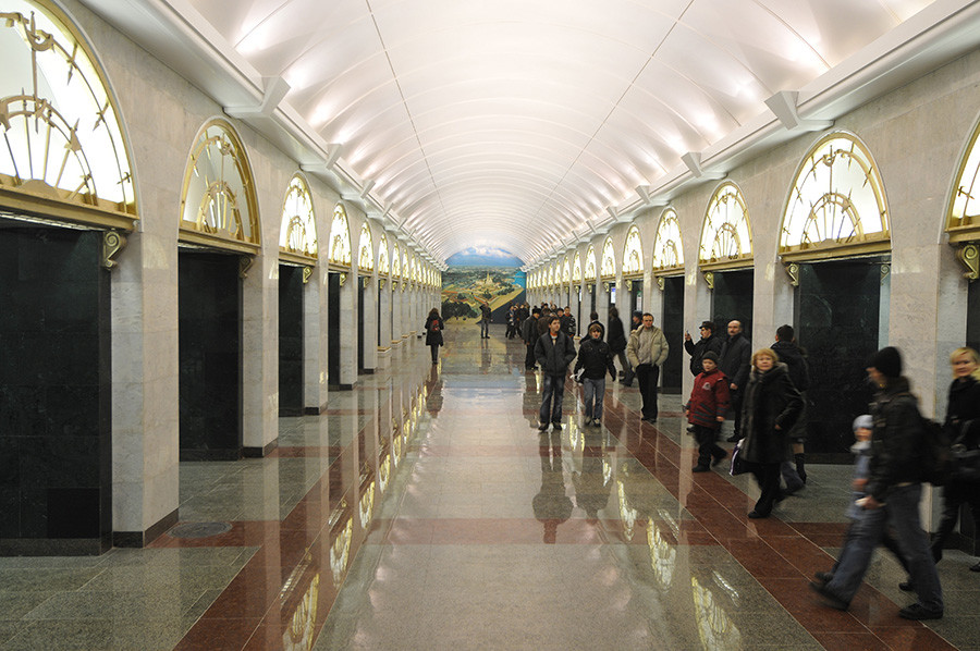 Stasiun Zvenigorodskaya
