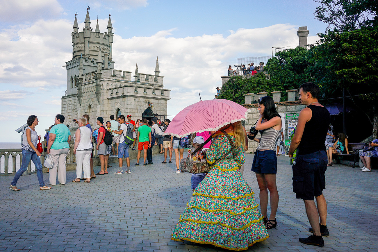 what-do-russia-s-popular-tourist-destinations-actually-look-like-photo