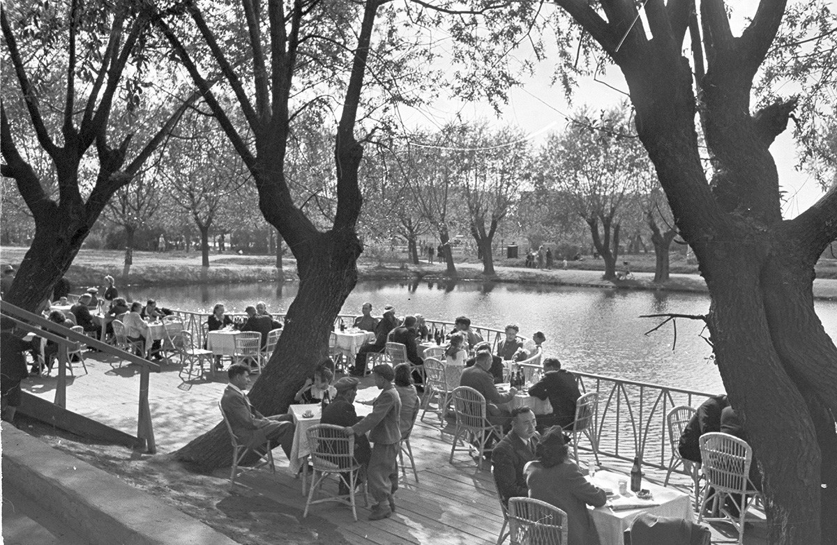 ゴーリキー記念文化と休暇の中央公園、モスクワ、1930年代