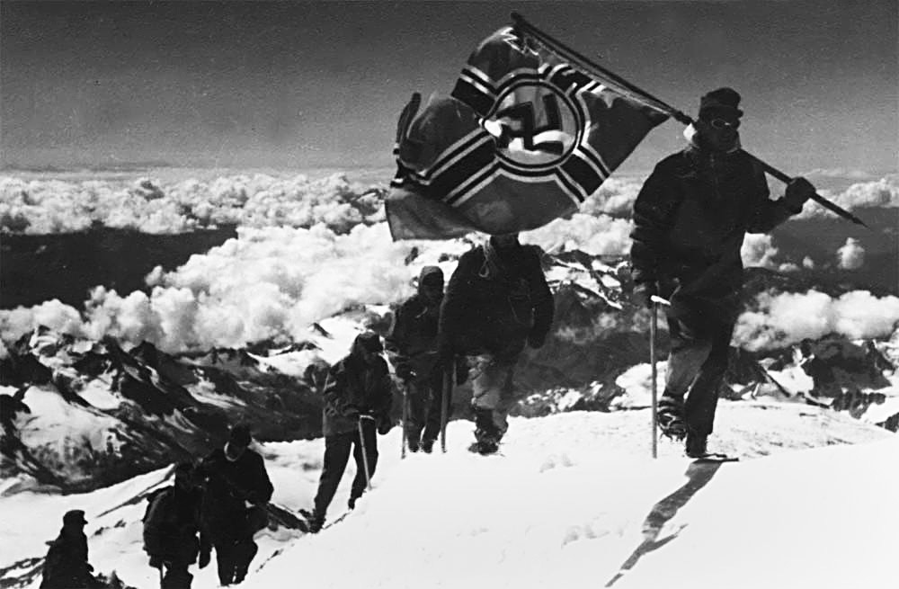 Deutsche Truppen besteigen den Elbrus im August 1942