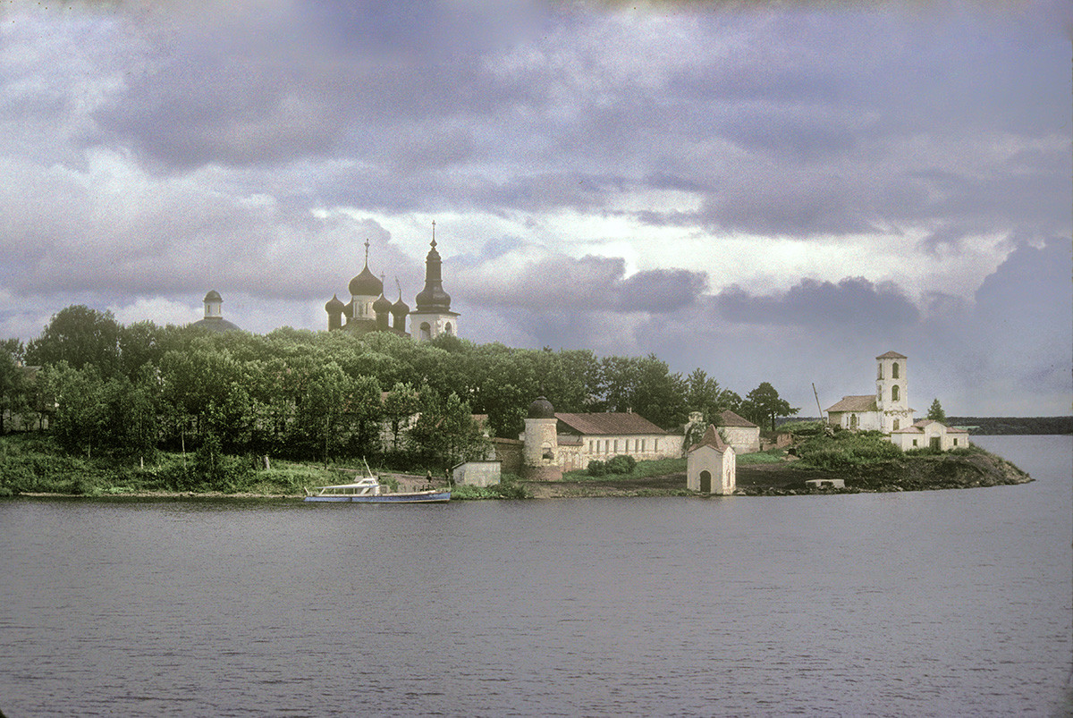 Resurrection Convent, view from Sheksna River. From left: Trinity Cathedral, Resurrection Cathedral & bell tower, west wall, Chapel of John the Baptist, Church of the Presentation. August 8, 1991