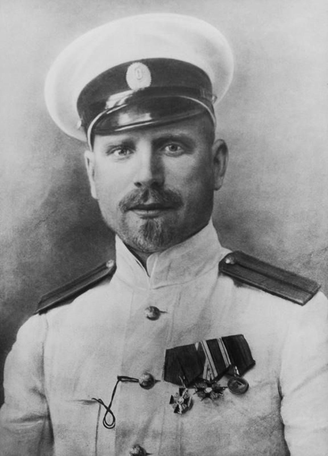 Georgij Jakovljevič Sedov (1877.-1914.), poznati kapetan. Pohod Georgija Sedova na Sjeverni pol na brodu 