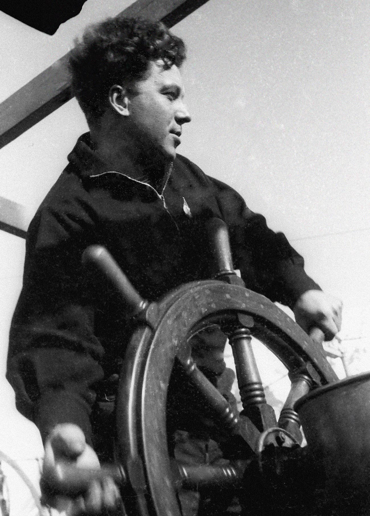 アナトーリー・リャピデフスキー、蒸気船「チェリュースキン」の乗客を救ったパイロットの一人