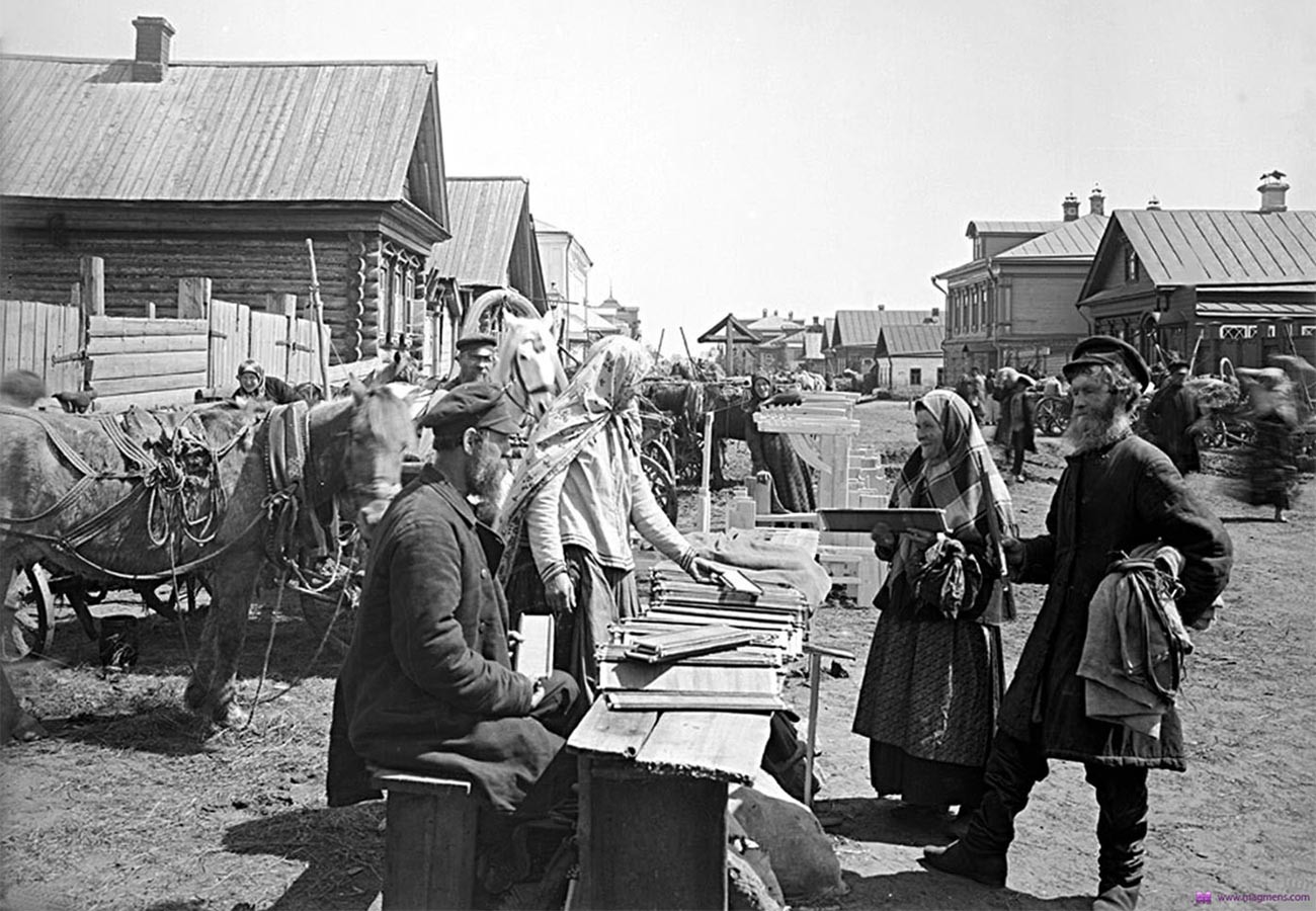 Peasants at a market.