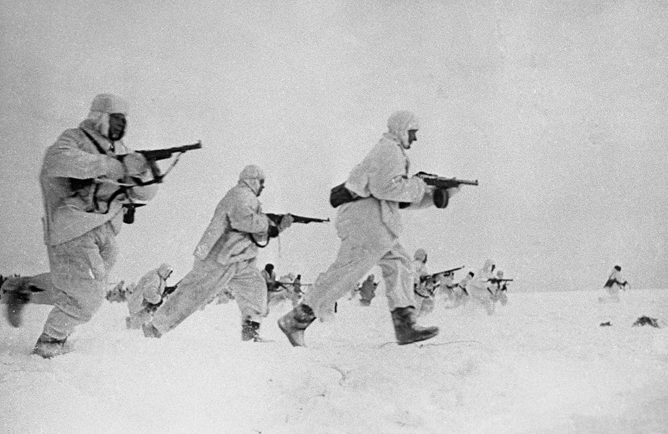 Советские войска в ходе Битвы за Москву.