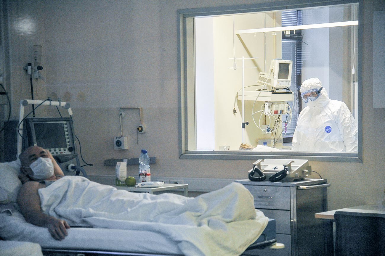Научно-истражувачкиот институт за ургентна медицинска помош „Склифосовски“, одделение за пациентите за кои постои сомнеж дека се заразени со коронавирус