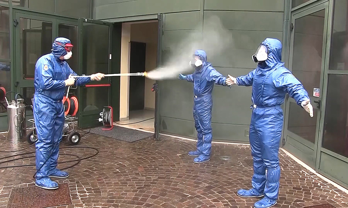 Как эволюционировал костюм биозащиты с 17 века до наших дней - Russia ...