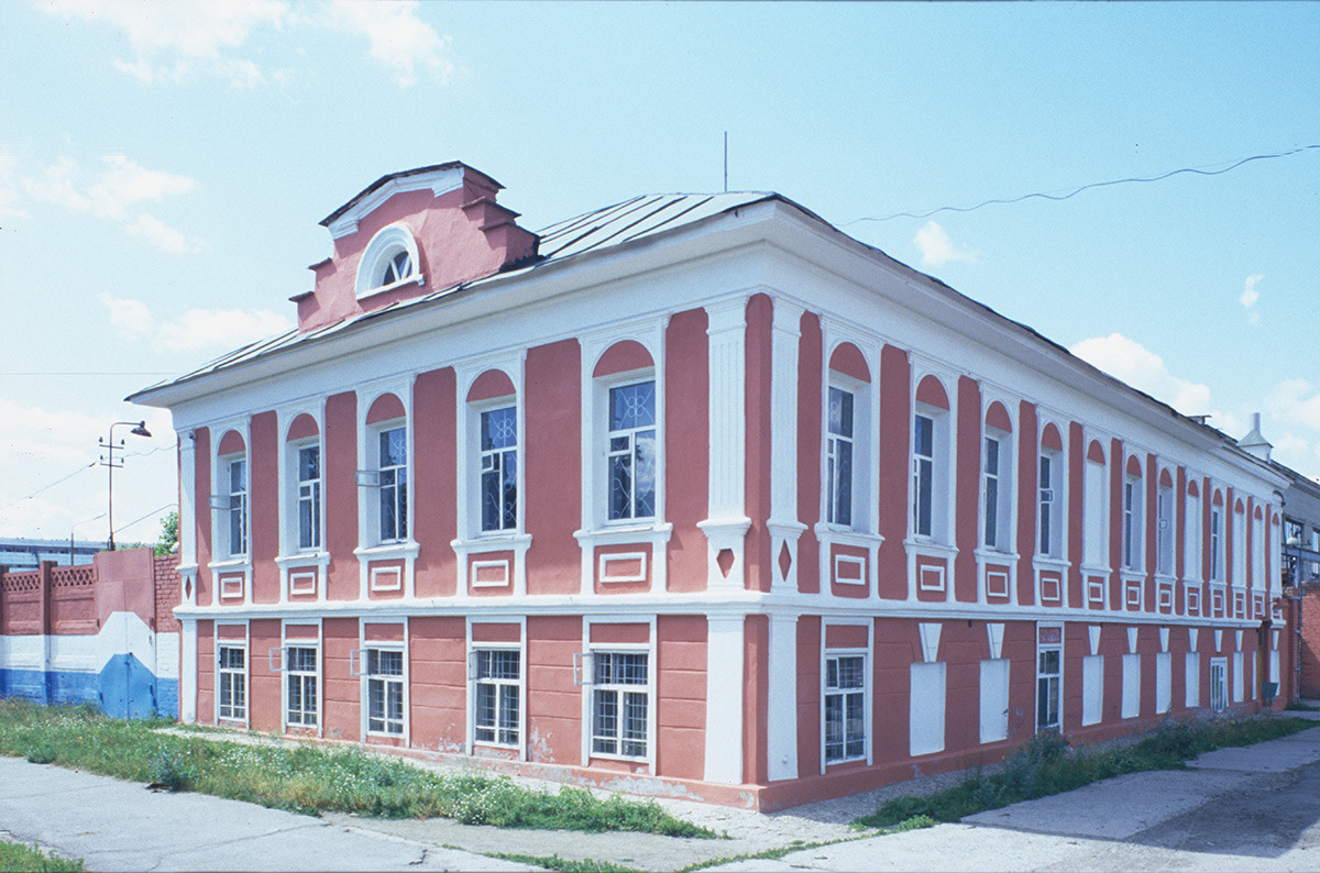 M. V. Golovanov house. Now Radio Factory Museum, Soviet Street No. 28. July 14, 2003 
