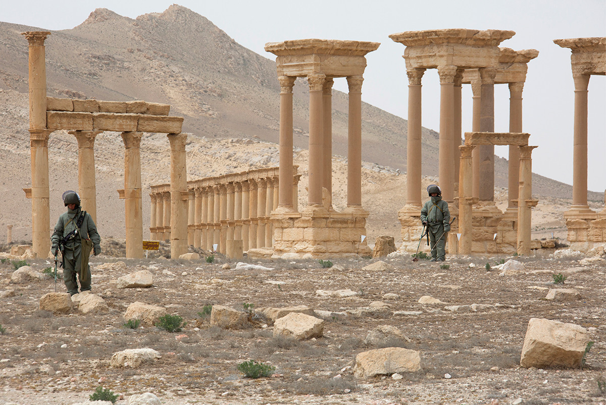 Zapadores rusos participan en el desminado de Palmira en Siria 