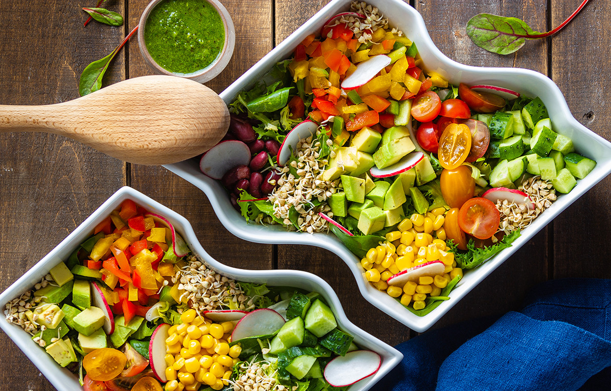 Начинайте каждую трапезу с яркого салата из свежих овощей! 