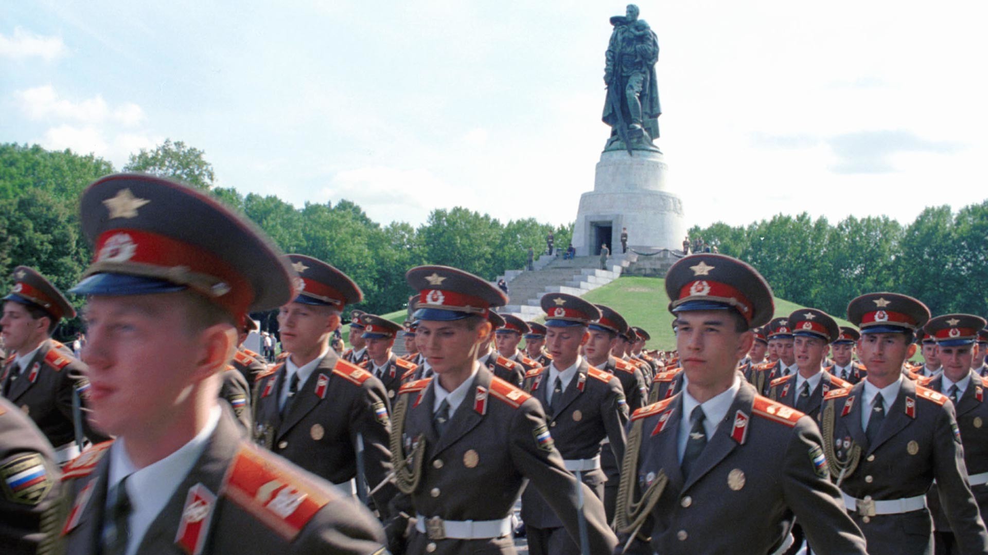 How the USSR pulled its troops from Eastern Europe - Russia Beyond