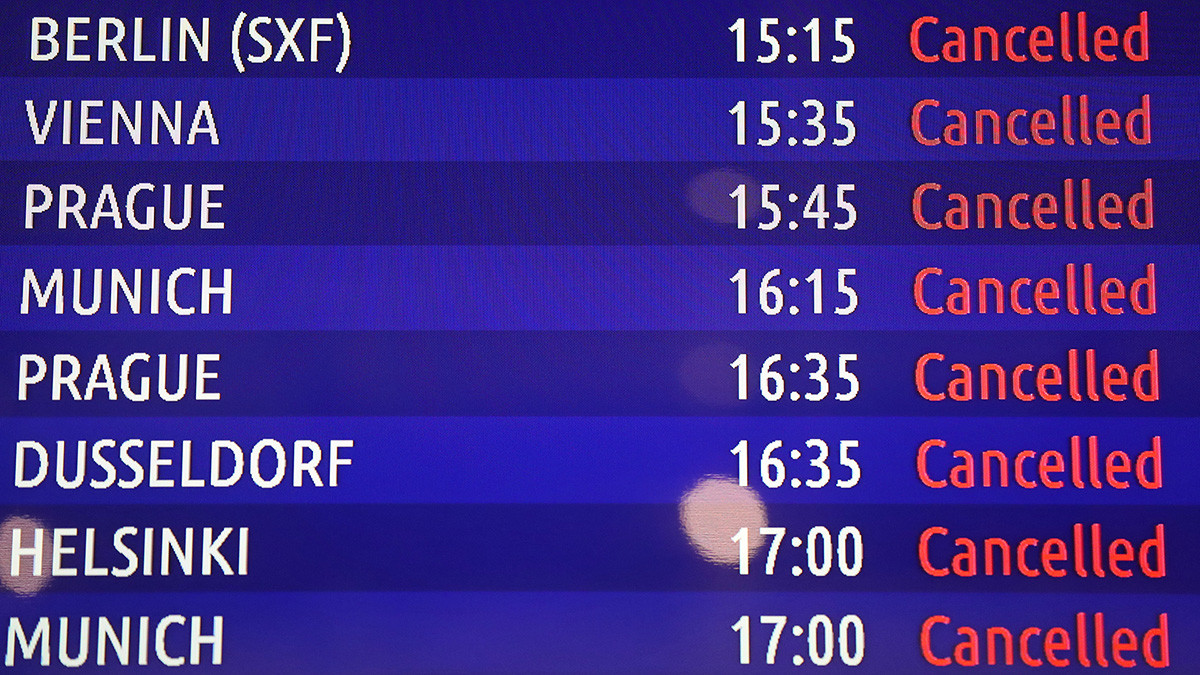 Schedule at the Pulkovo airport, St. Petersburg.