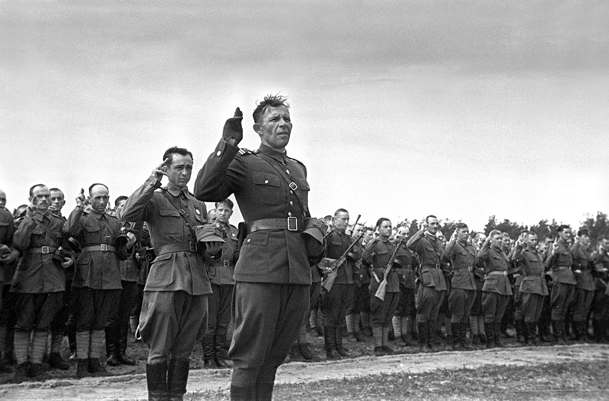 Veliki domovinski rat 1941.-1945. Poljska vojska polaže zakletvu na svečanosti formiranja poljske divizije 