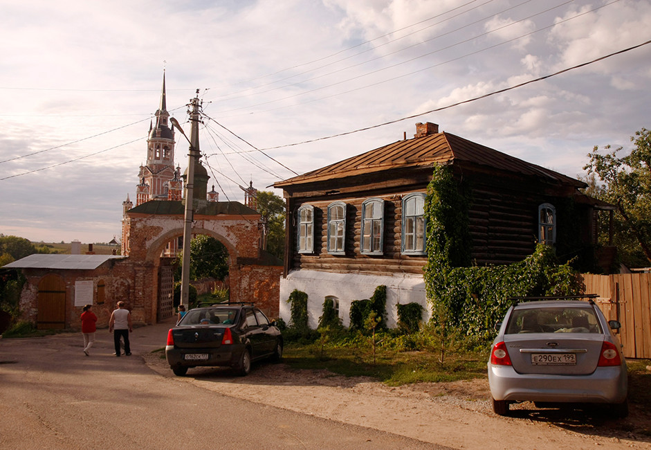 Za razliko od drugih starih ruskih mest Možajsk nima krožne zasnove; njegove ulice imajo mrežno zasnovo, ki je predvsem značilna za mesta v Evropi in Ameriki.
