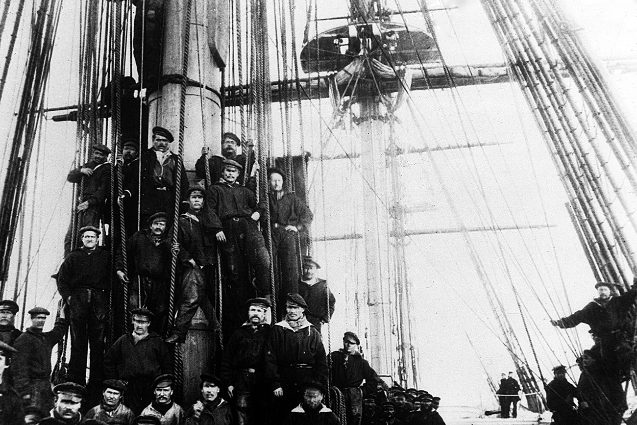 The crew of the Russian frigate Osliaba during the American Civil War in Alexandria, Virginia, 1863.