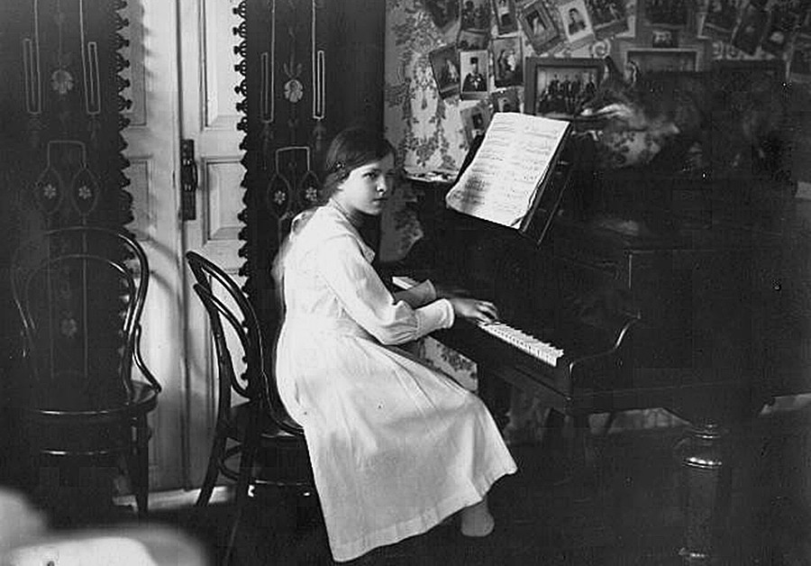 A young pianist  