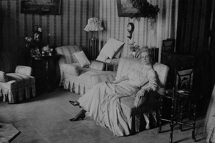 室内のジナイーダ・ニコラエヴナ・ユスポワ皇女