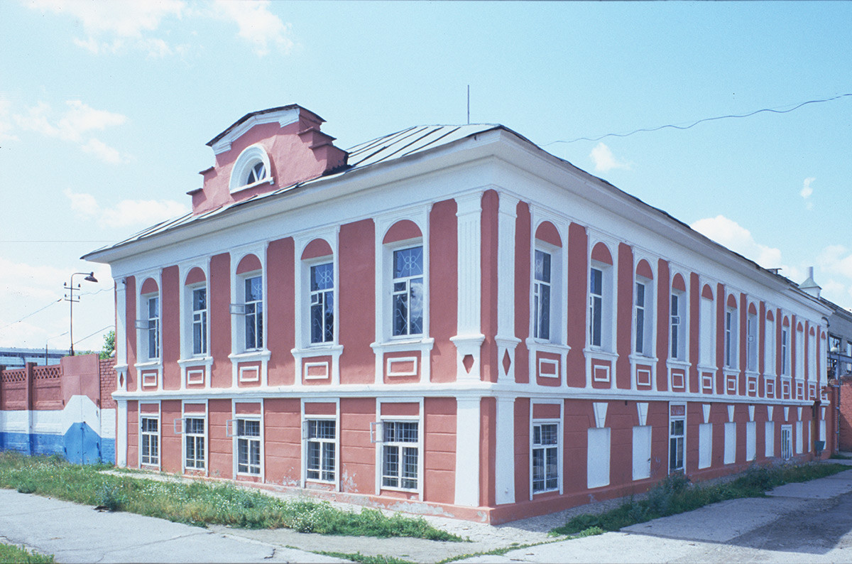 M. V. Golovanov. Ahora Museo de la Fábrica de Radio, Calle Soviética No. 28. 14 de julio de 2003. 