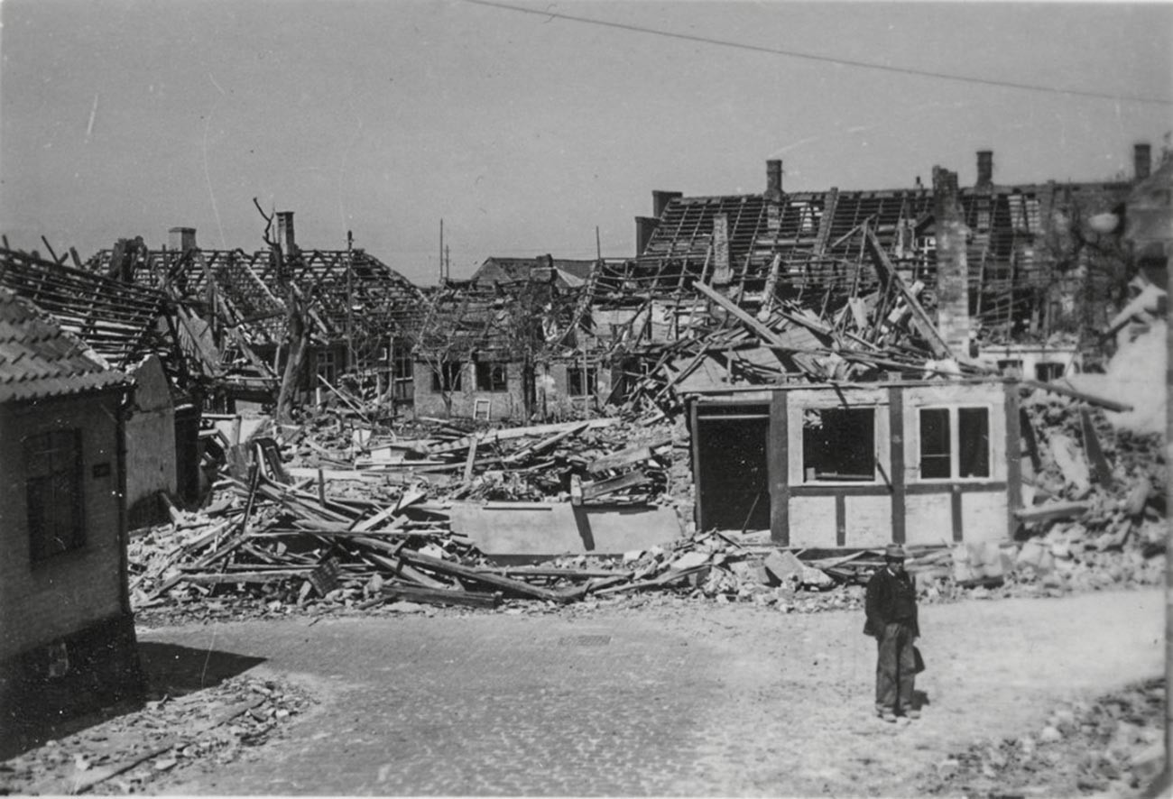 Изглед Ренеа после совјтског бомбардовања.
