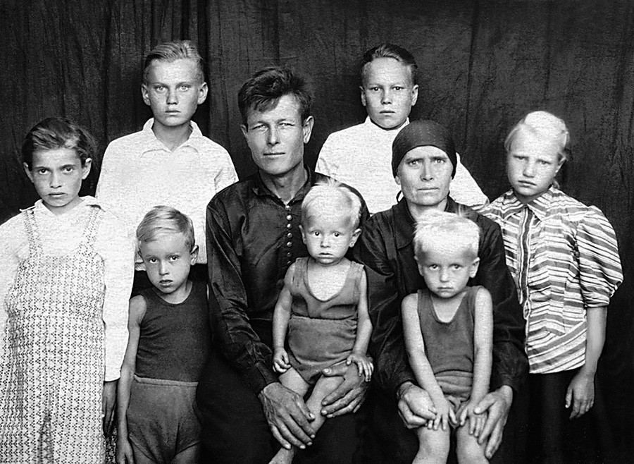 Famille du Cosaque réprimé Ichimtsev, revenant sur ses terres natales après l’exil, années 1950