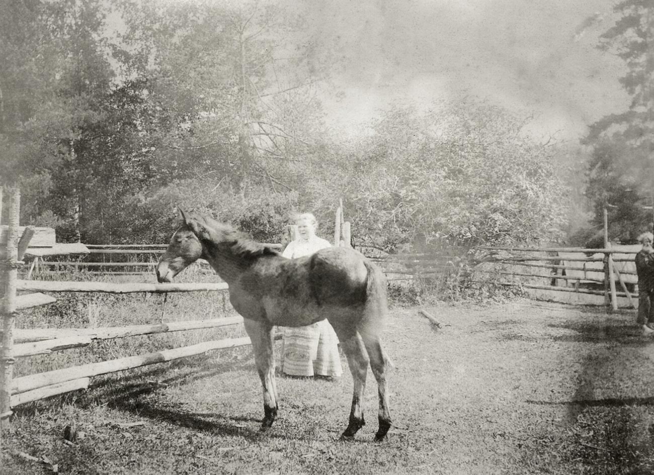 Maria Polenova with Alisa the horse. Pavlovskoye estate   