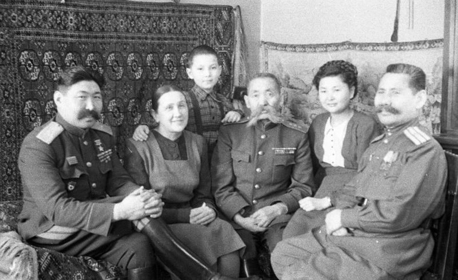 Hero of the Soviet Union, horse troop general Oka Gorodovikov, center, with his family, 1940s   