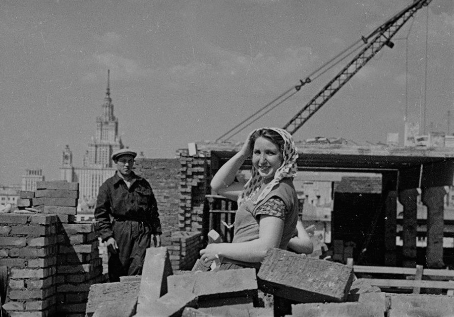 Woman bricklayer