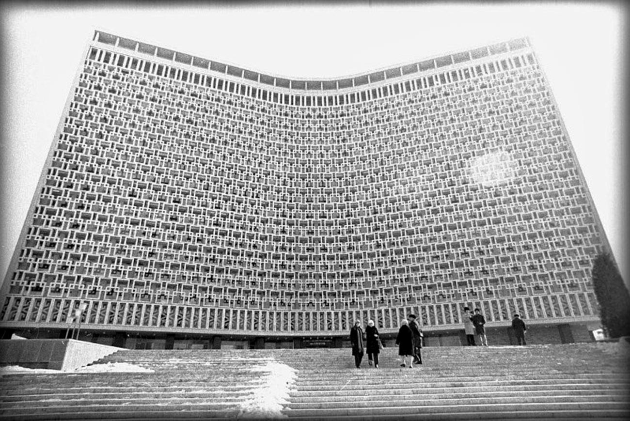 Hôtel « Ouzbékistan » à Tachkent, 1974-1976

