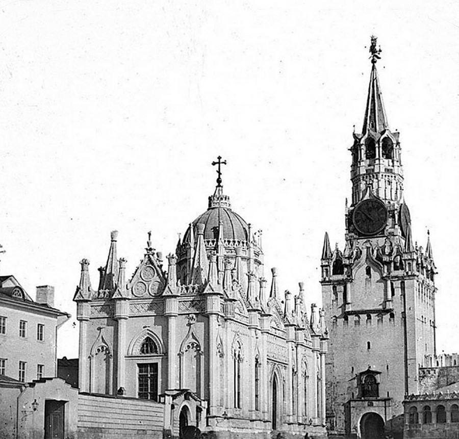 The Ascension Convent in the Moscow Kremlin, the necropolis of the Russian tsarinas. Constructed in 1518 by Aloisio de Corezano, demolished in 1929