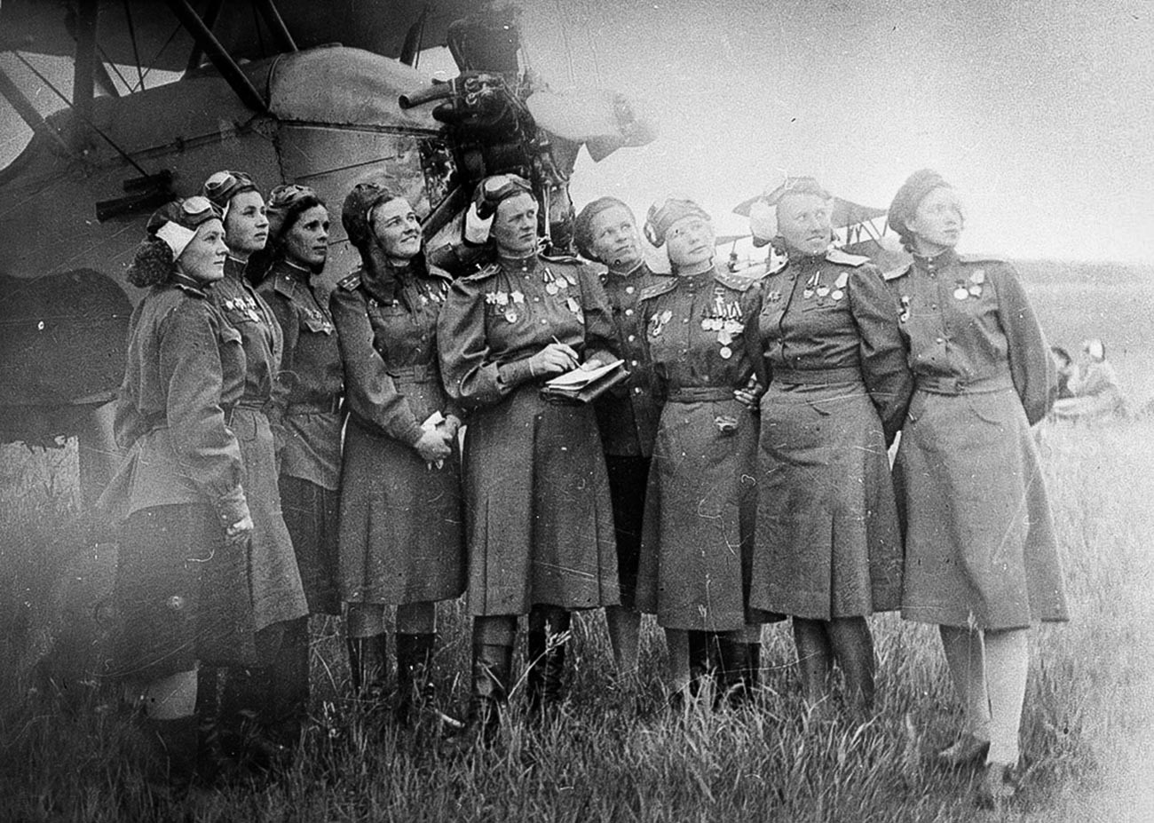 Жени-пилоти на 46 гардиски авијатички полк.