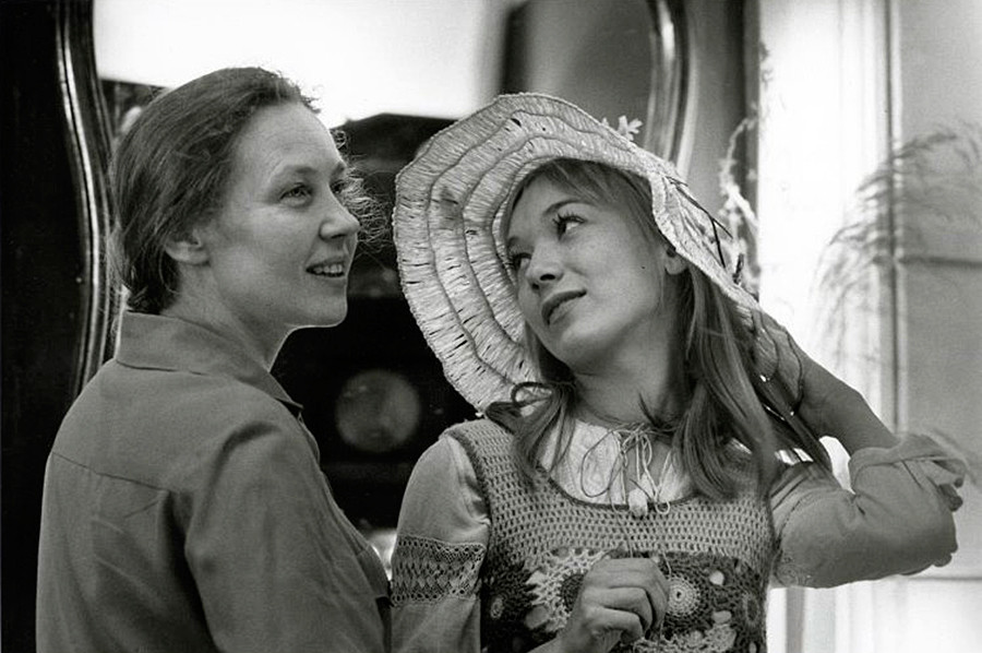 Die sowjetische Schauspielerinnen Ija Sawwina (links) und Jelena Korenewa
