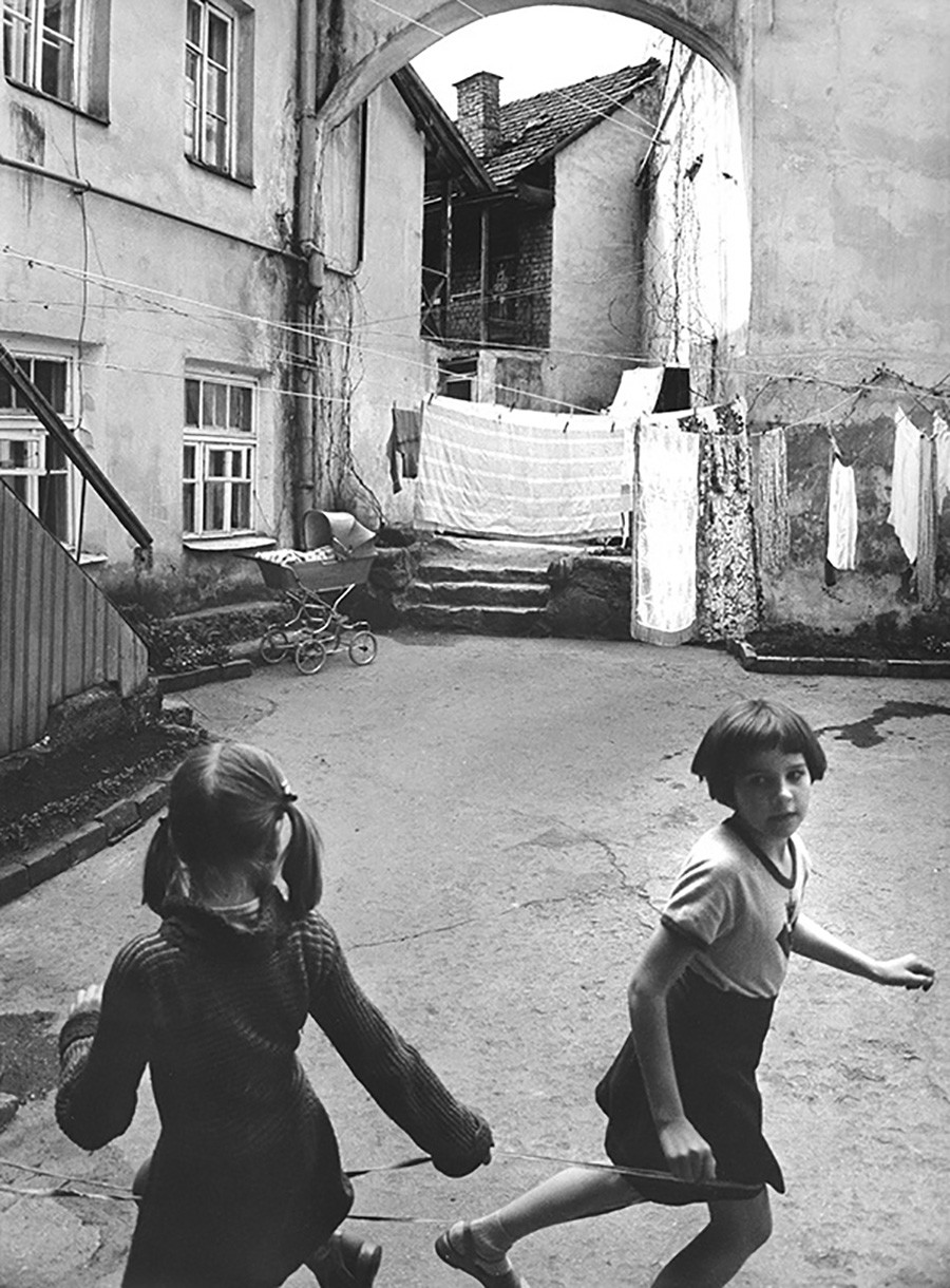 Девочки в Вильнюсе, 1980-е гг.