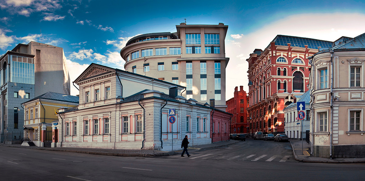 7 most PRESTIGIOUS & EXPENSIVE districts in (and near) Moscow - Russia ...