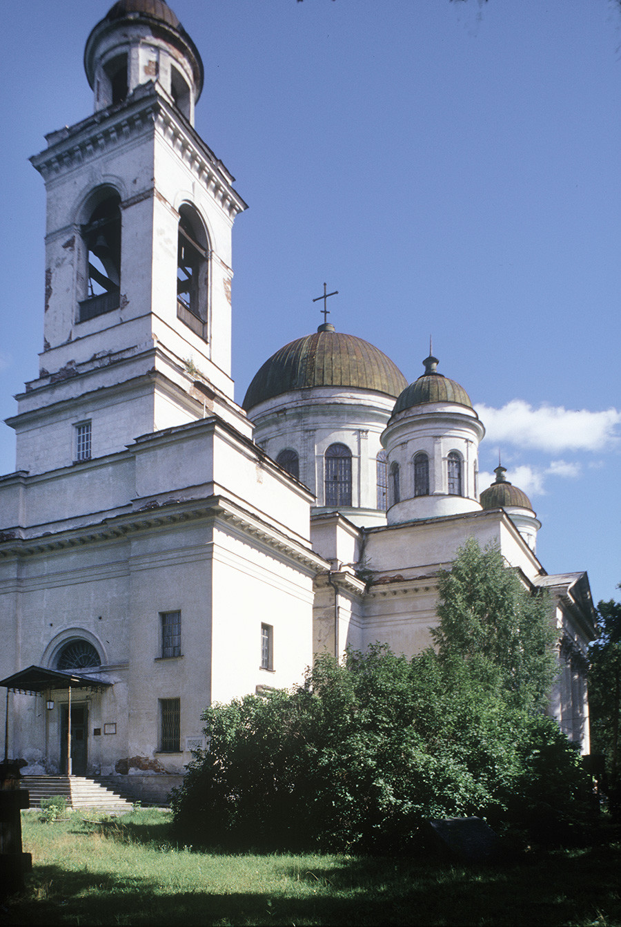 New Tikhvin Convent. Cathedral of St. Alexander Nevsky. Southwest view before restoration. August 26, 1999