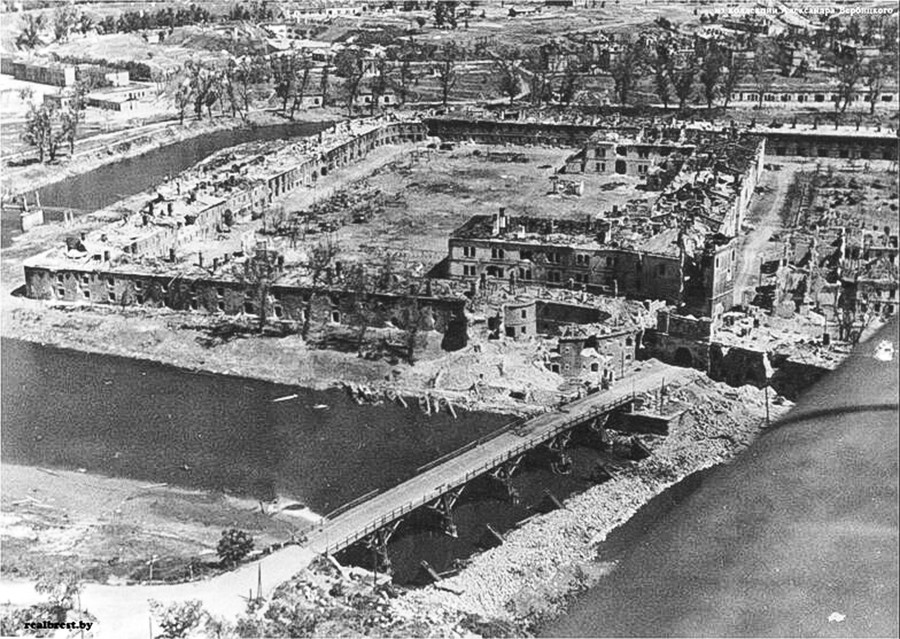 Тереспольские ворота Брестской крепости. 1941 год.