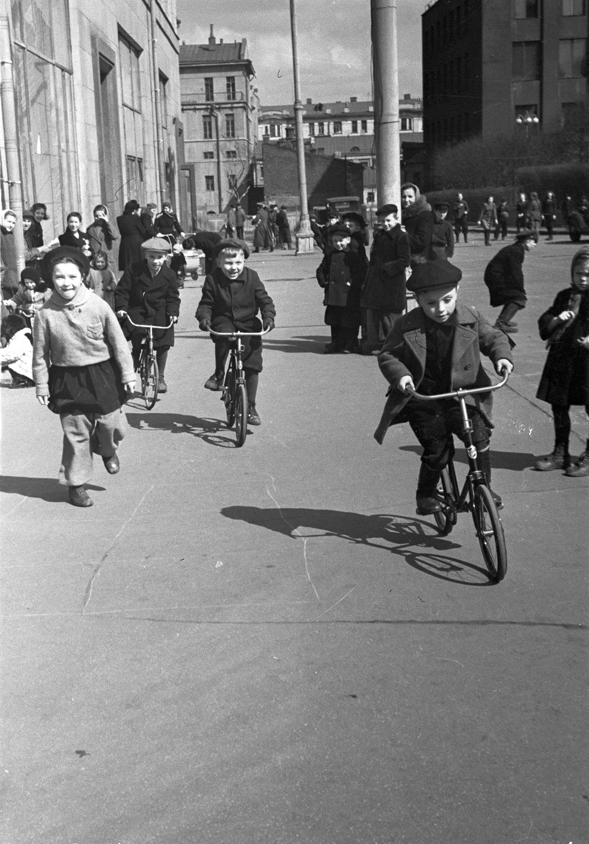 Frühling in der Stadt, 1950
