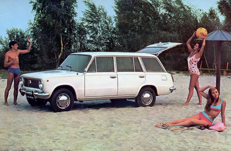 Reklama za VAZ-2101 Žiguli v izvedbi kombilimuzine (hatchback) s petimi vrati


