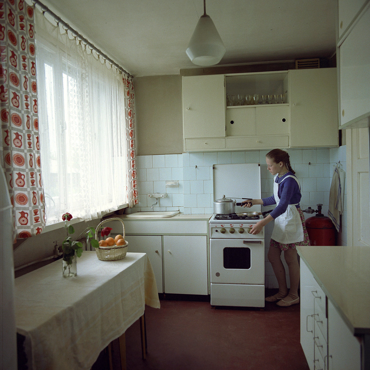 Кујна на жител на Латвиската ССР.
