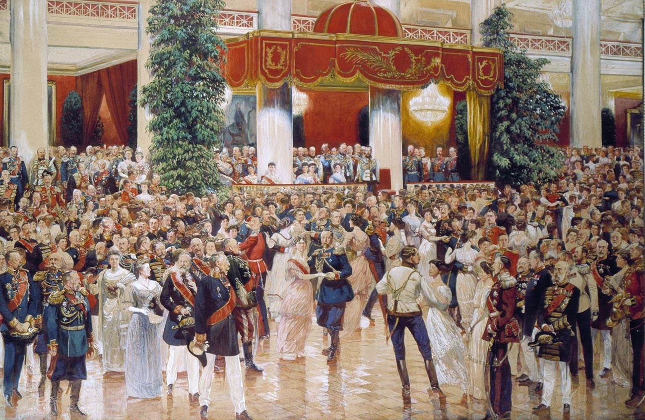 Бал во Петербуршкото благородничко собрани во 1913 година по повод 300-годишнината од династијата Романови.