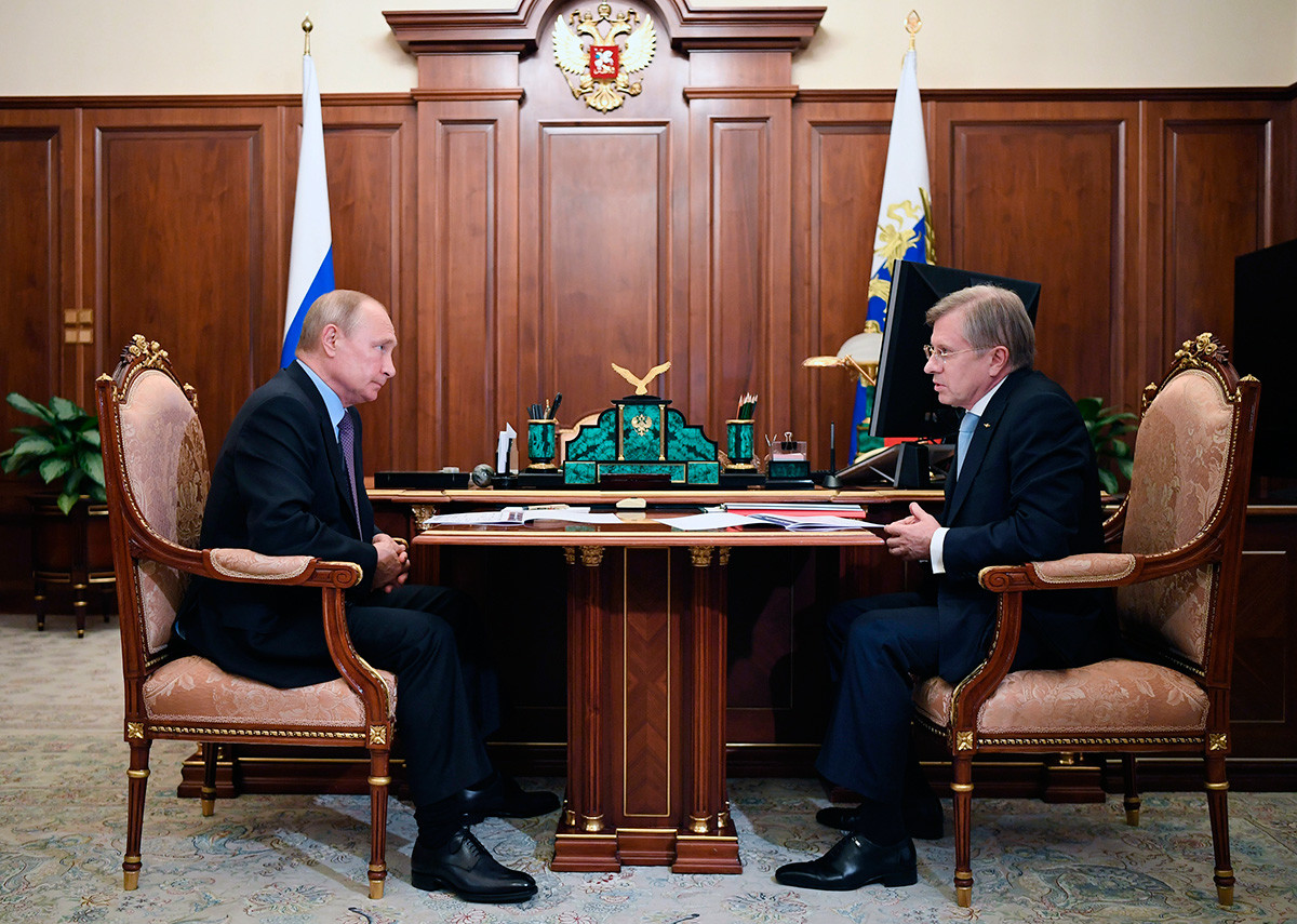 Vladimir Poutine et le PDG d'Aeroflot, Vitali Saveliev