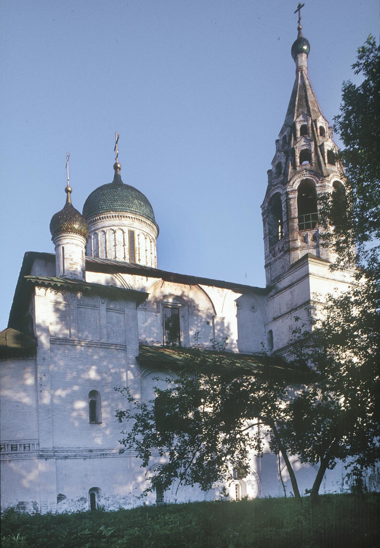 Church of St. Nicholas Nadein. North view with Chapel of the Annunciation (left). July 27, 1998