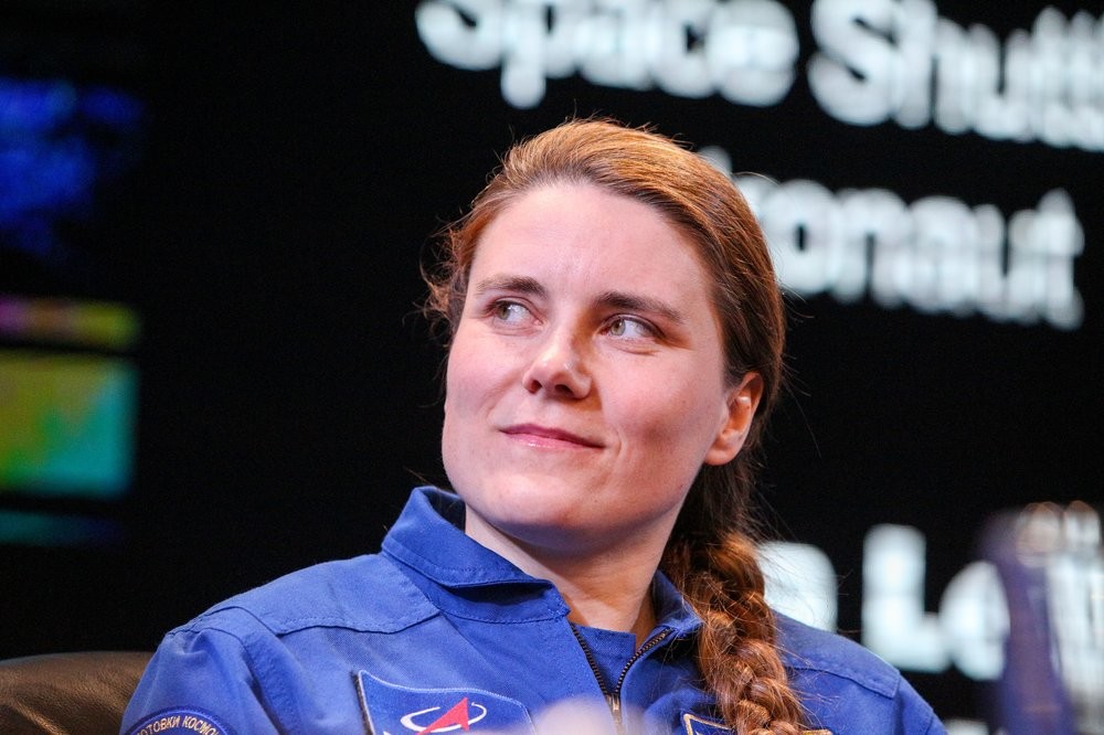 Anna Kikina durante un evento nel Museo della Cosmonautica