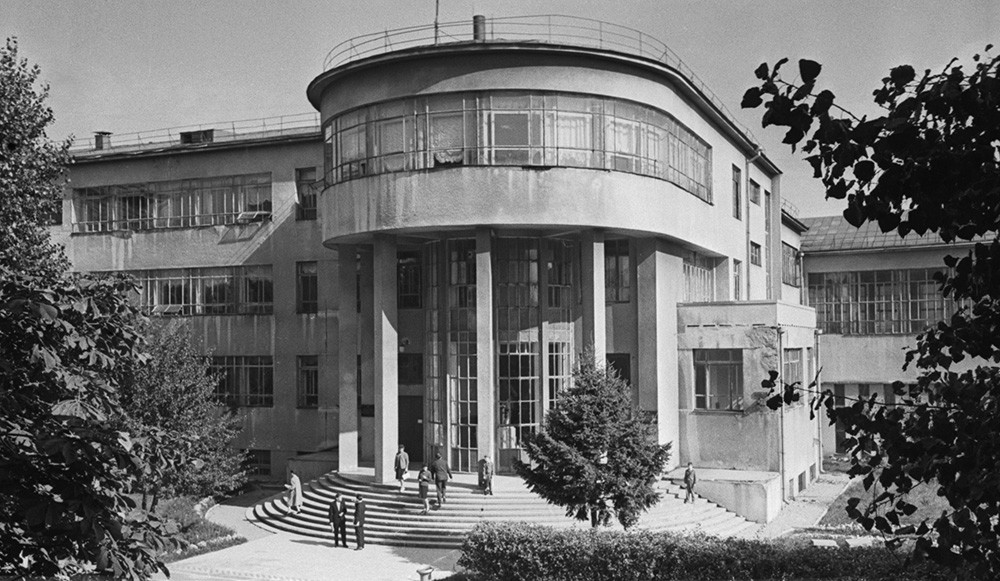 The State Library of the Byelorussian SSR, a masterpiece of constructivist architecture, 1962.   
