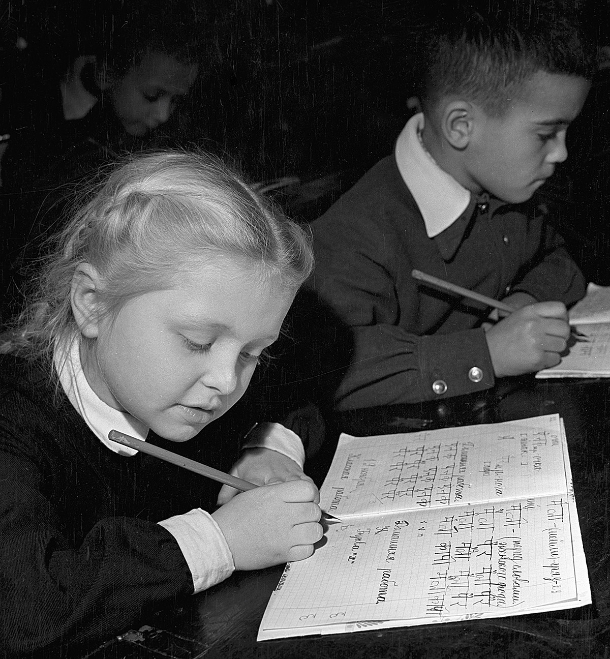 Школьники на уроке. 1959