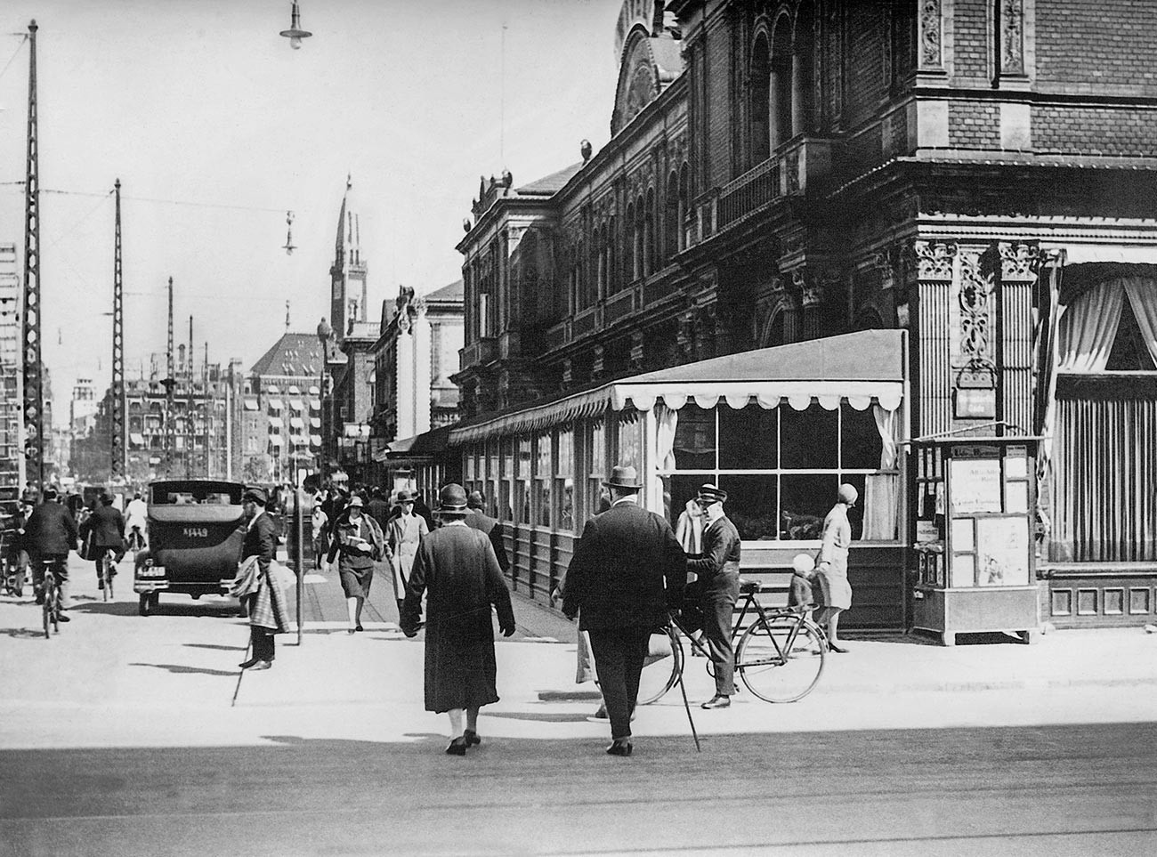 Una calle muy concurrida en Copenhague, 1931.