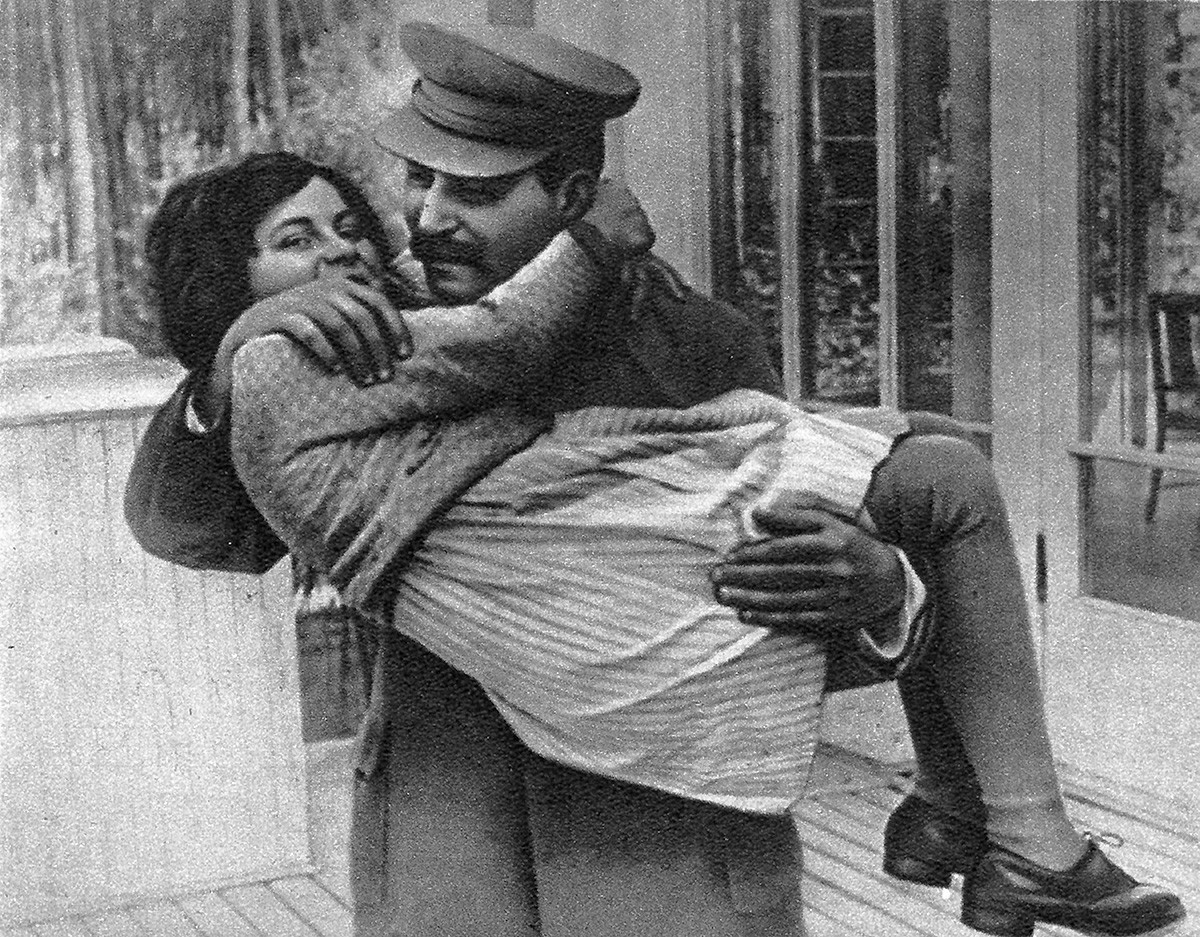 Josef Stalin with his daughter Svetlana in 1936 